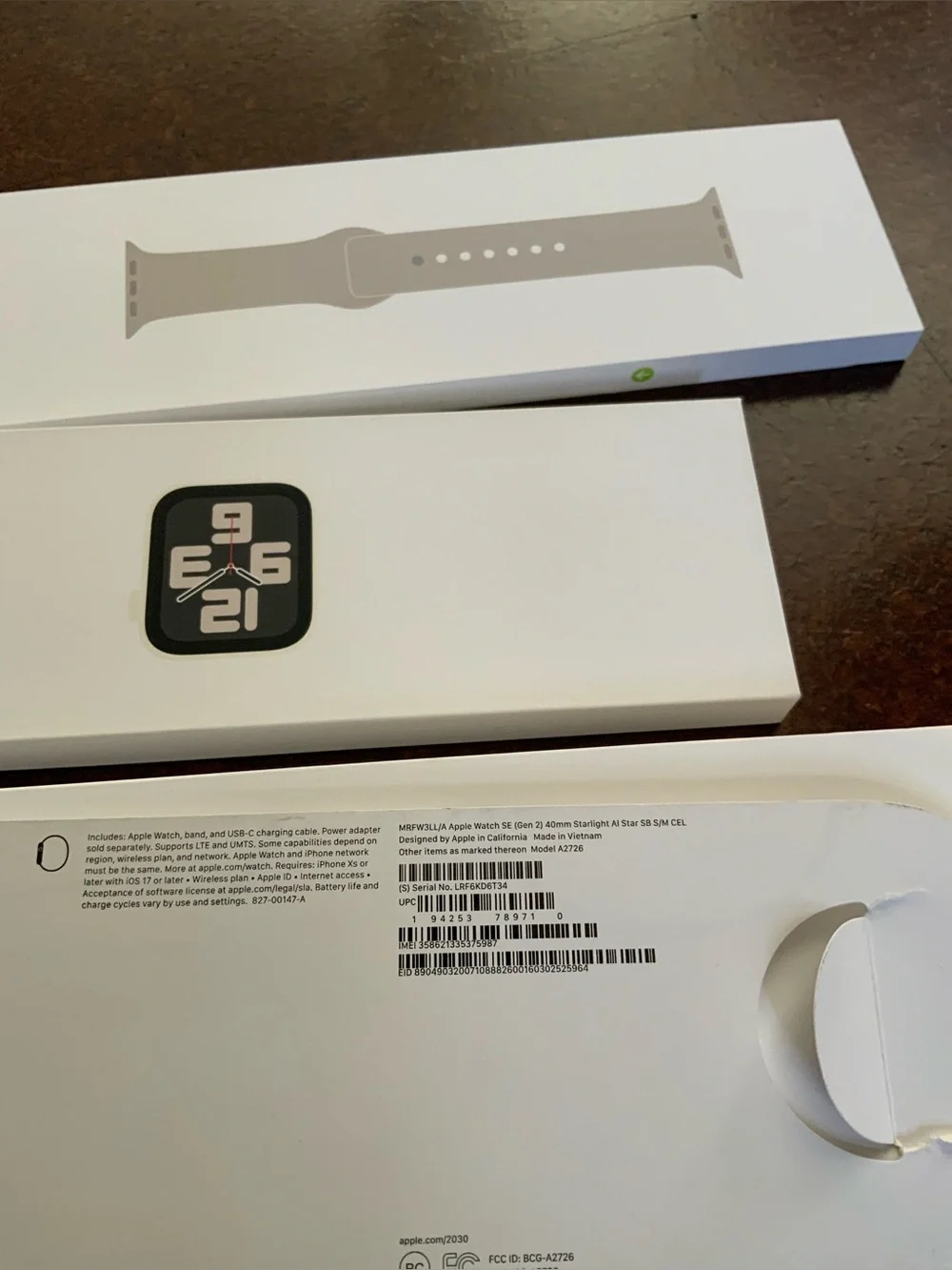 NEW!Apple Watch SE (2nd Gen) GPS + Cellular 40mm with Starlight Sport Band - S/M